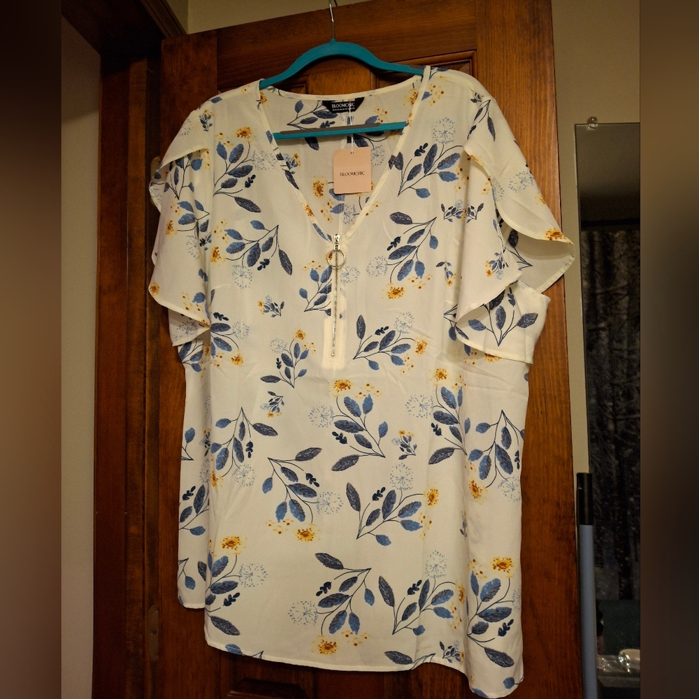 BloomChic Women's Plus Floral Print Blouse - Cream and Blue